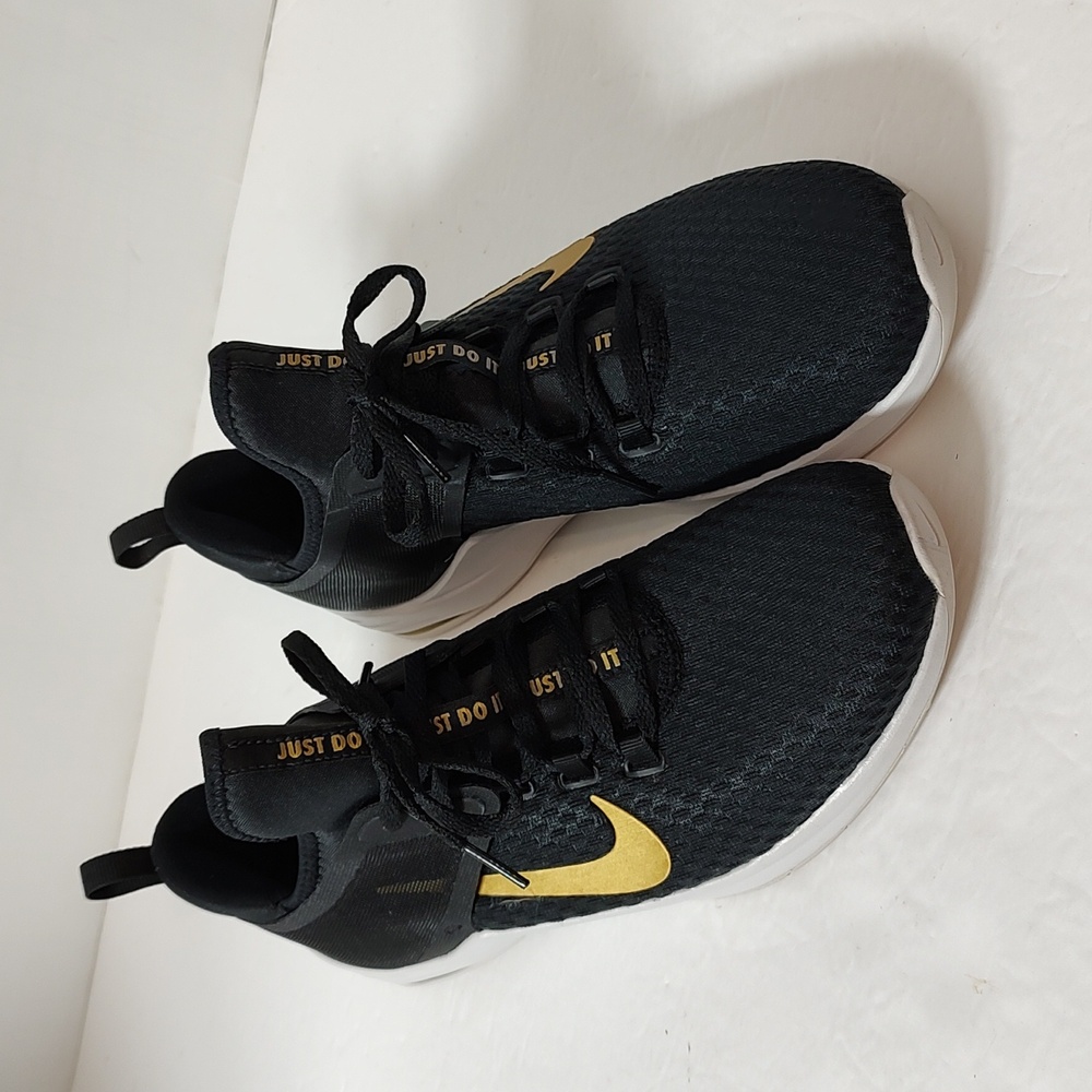 New Nike Air Max Bella TR 2 Women's Black & Gold Trim "Just Do It" sz 8.5